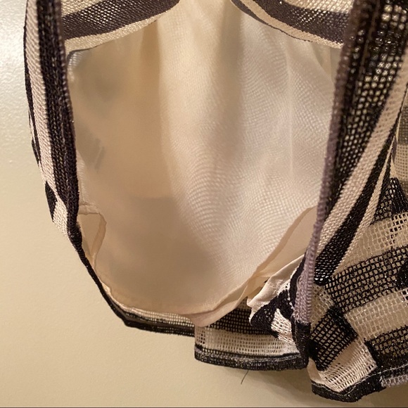 ‎BCBGeneration - Picture 3 of 7